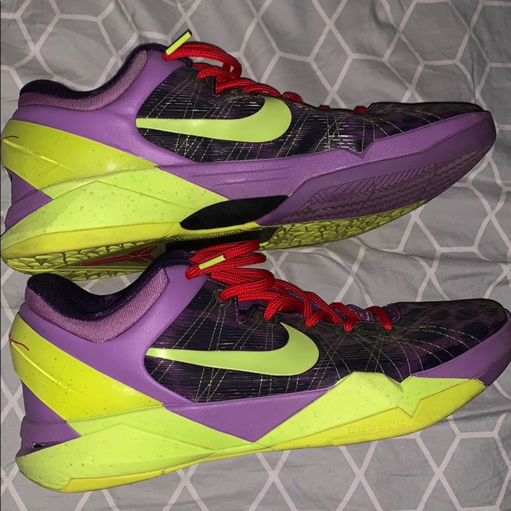 Kobe 7 Christmas size 13! RARE!